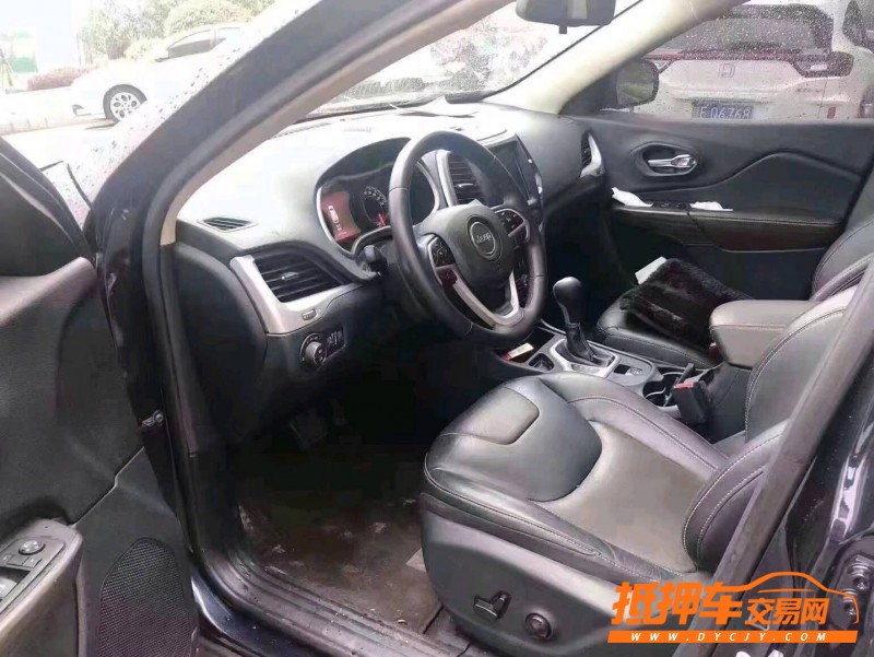 景德鎮18年Jeep自由光7