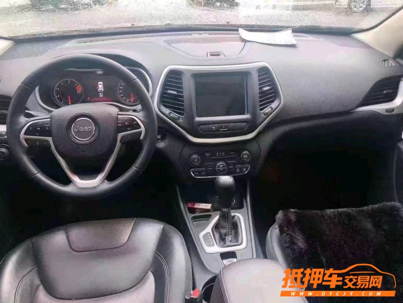 景德鎮18年Jeep自由光9