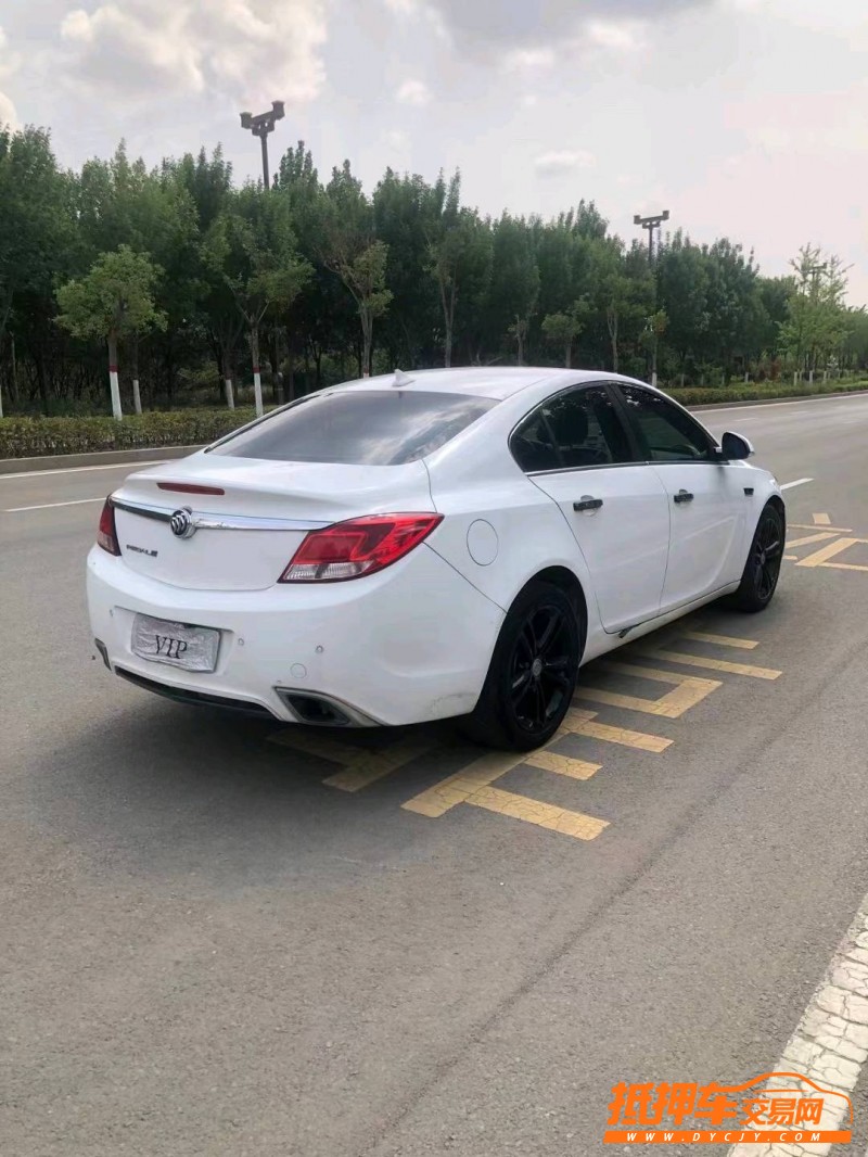 枣庄11年别克君威9