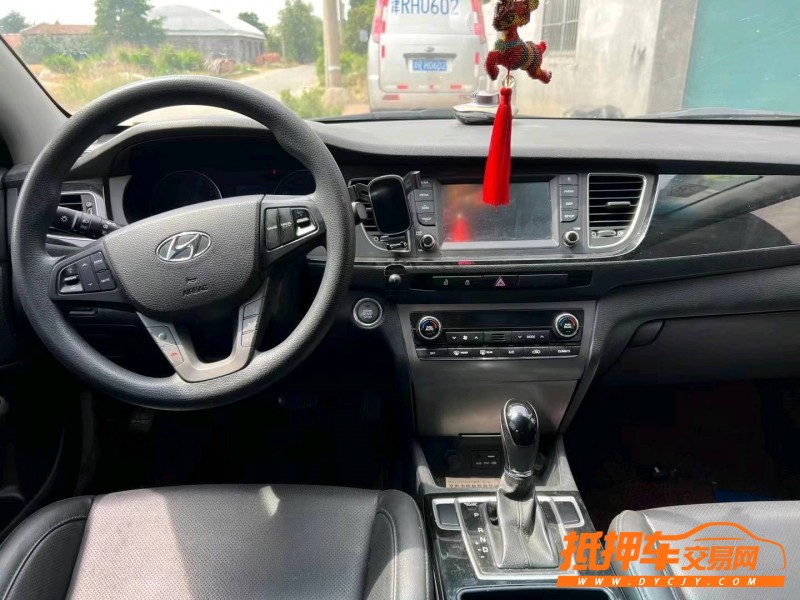 青岛16年现代名图2