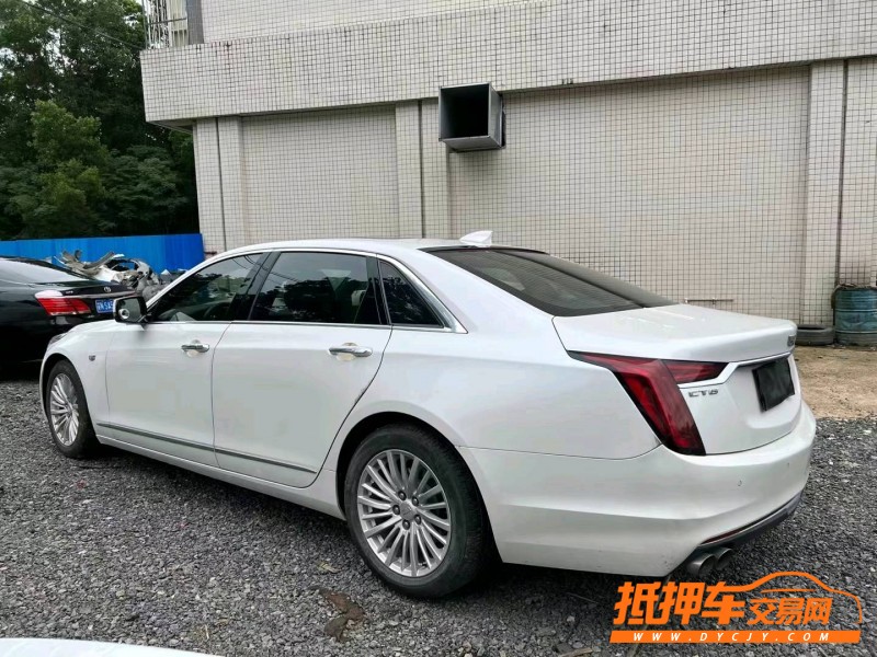 汕頭20年凱迪拉克CT66