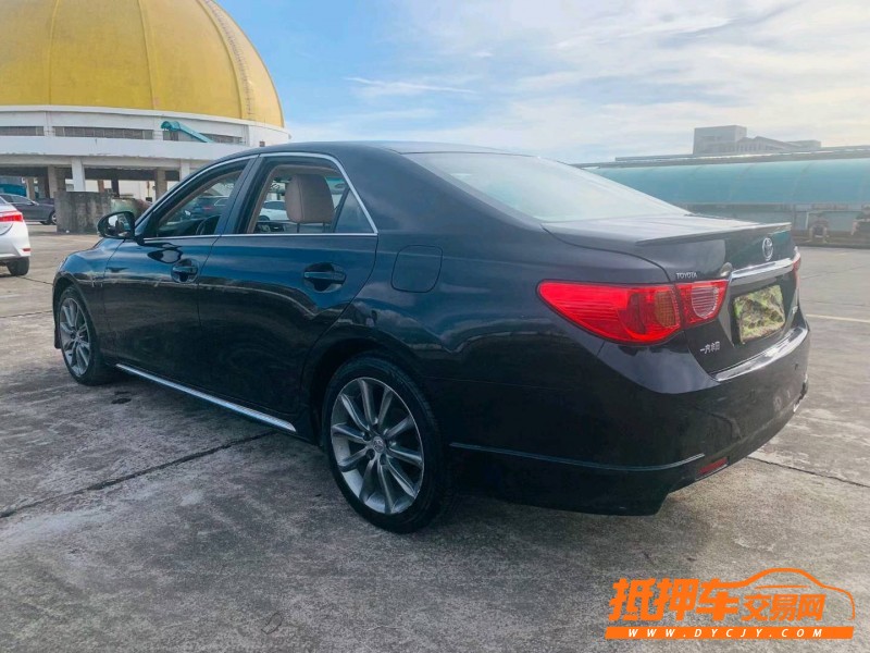 东莞12年丰田锐志2