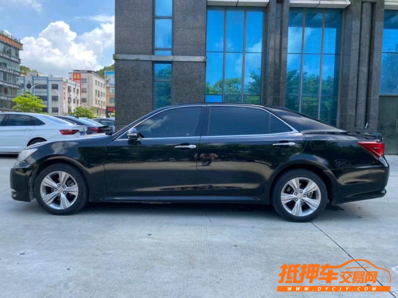 东莞16年丰田皇冠4