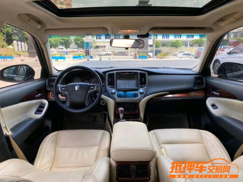 东莞16年丰田皇冠5