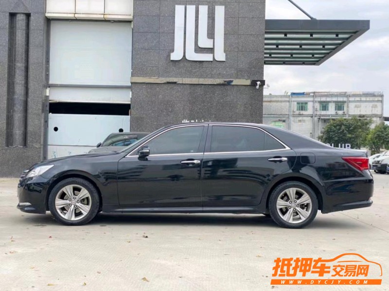 东莞16年丰田皇冠4