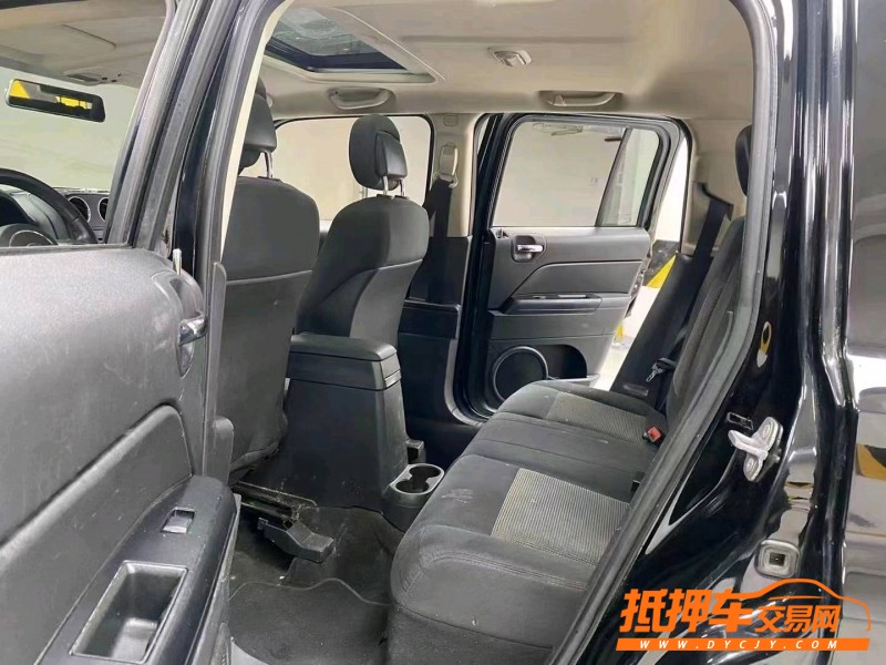 成都14年Jeep自由客8