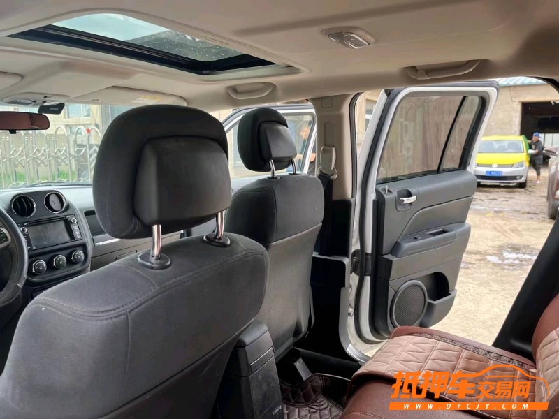 沈陽15年Jeep自由客5