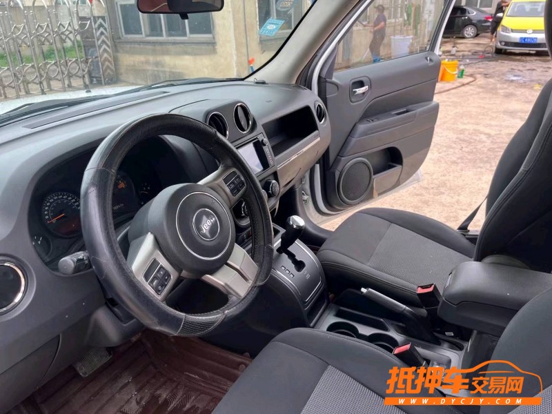 沈陽15年Jeep自由客7