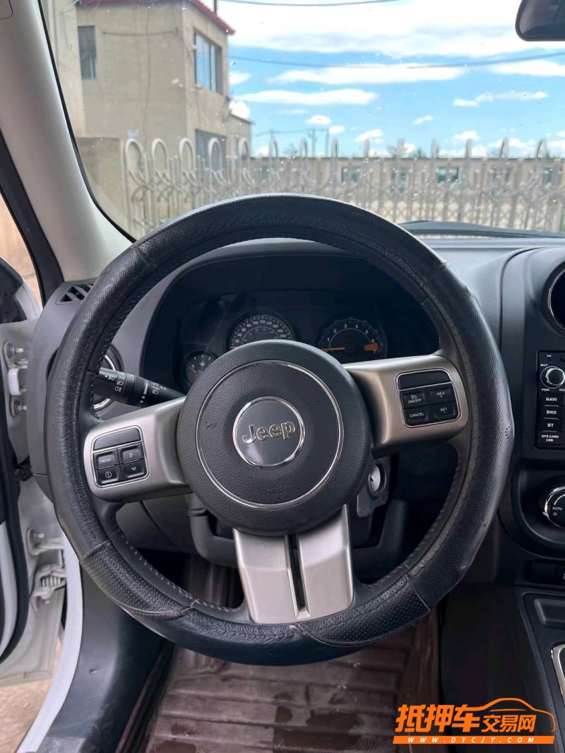 沈陽15年Jeep自由客8