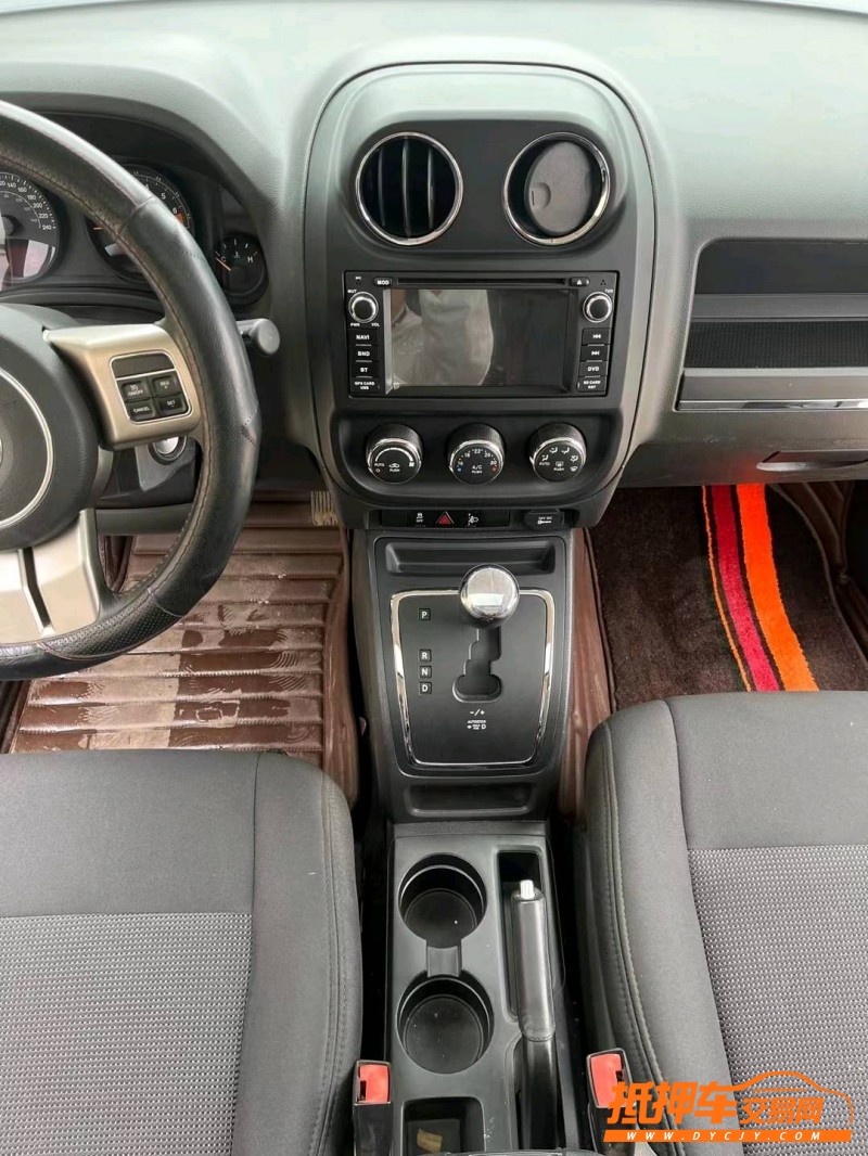 沈陽15年Jeep自由客9