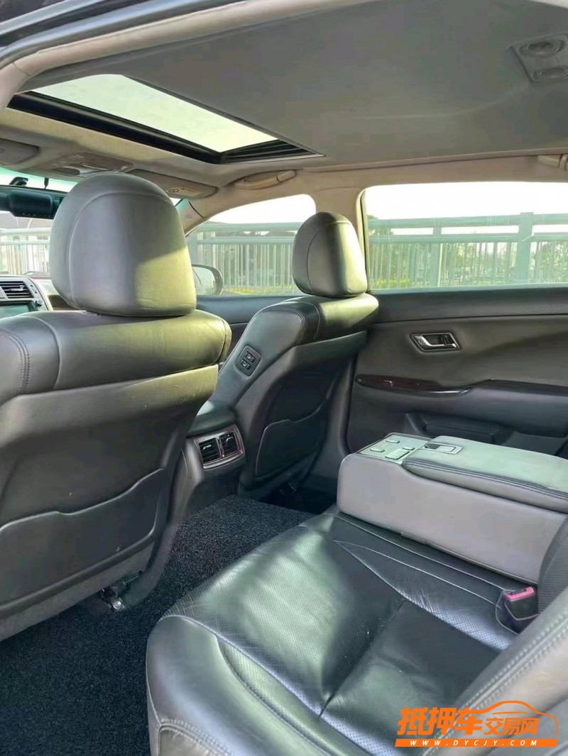 潍坊12年丰田皇冠7