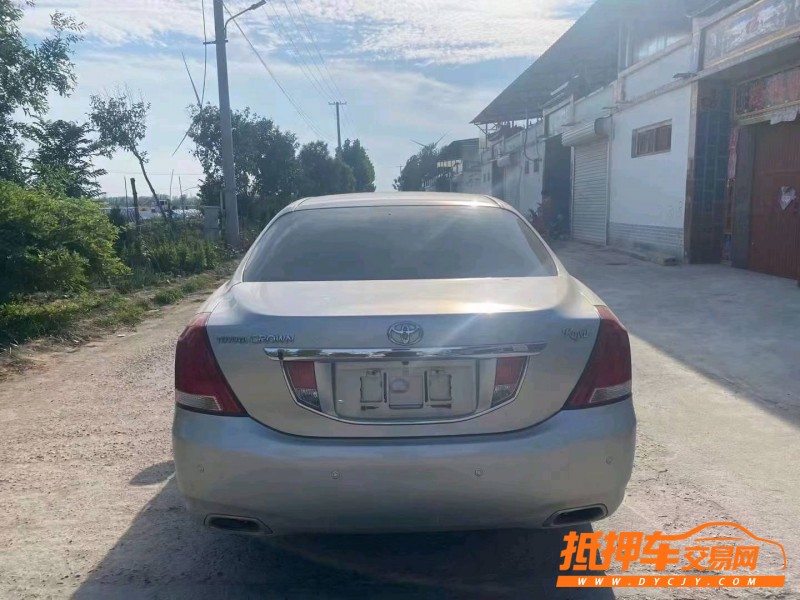 潍坊11年丰田皇冠3