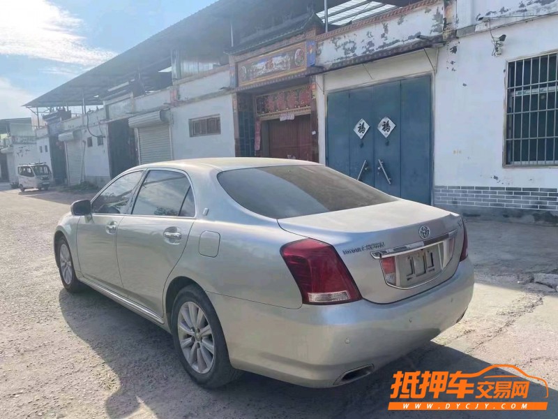 潍坊11年丰田皇冠4