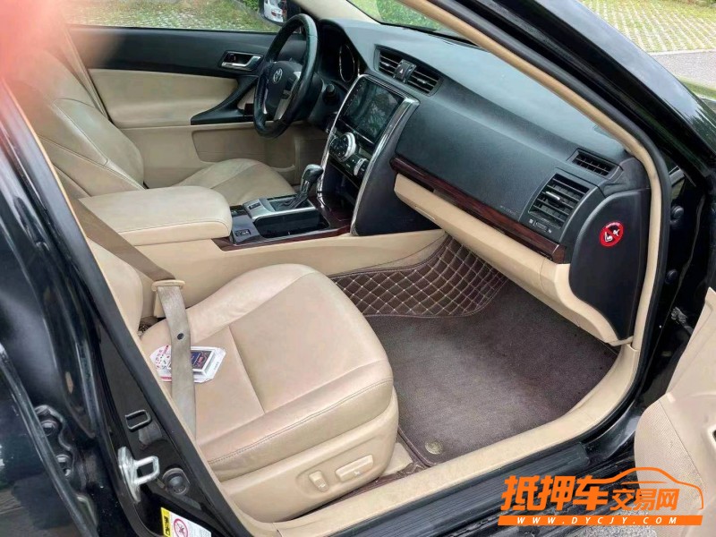 潍坊12年丰田锐志4