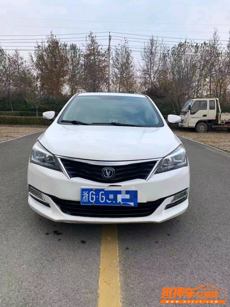 濰坊15年長安汽車悅翔1