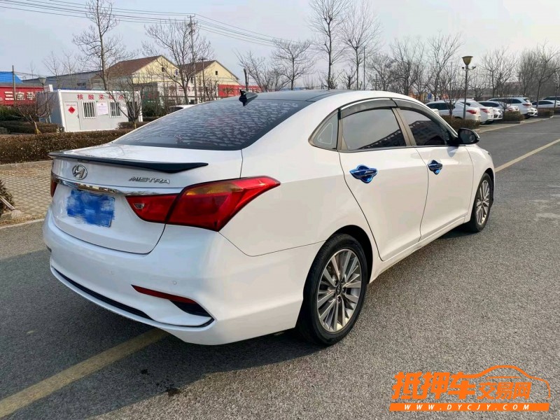 潍坊17年现代名图8