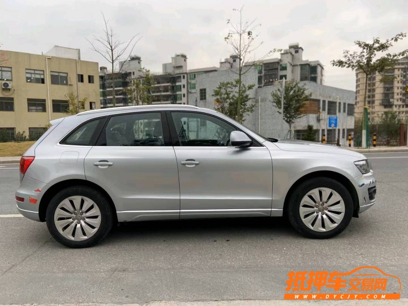 廣州12年奧迪Q53