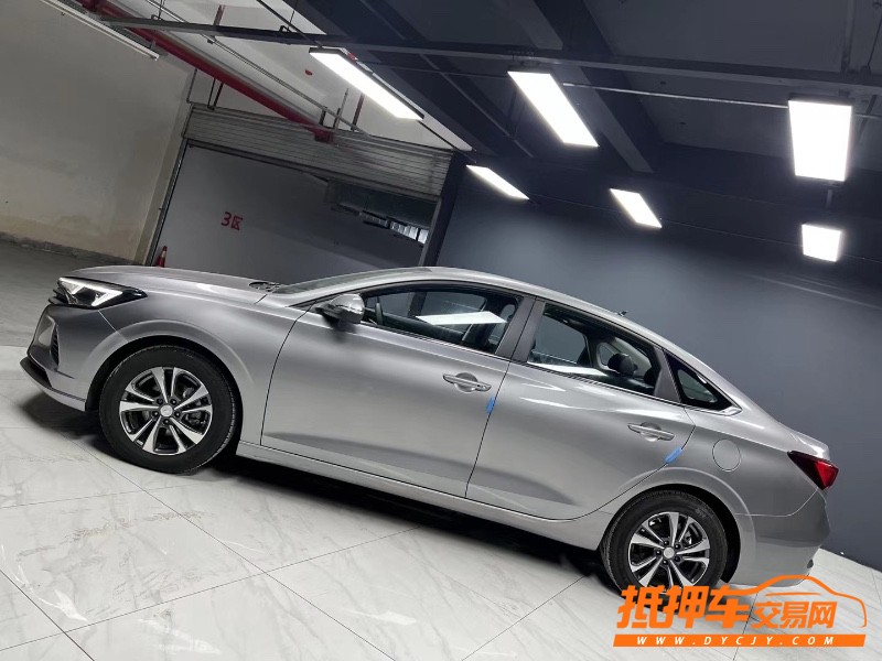 成都20年長安汽車逸動4