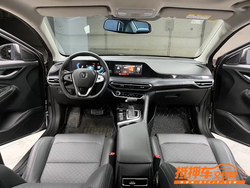 成都20年長安汽車逸動7