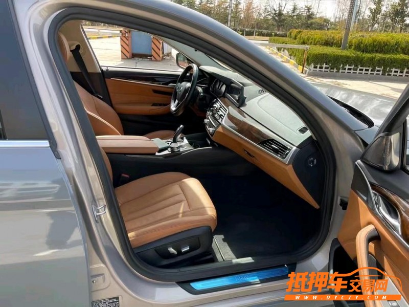 盐城18年宝马5系8