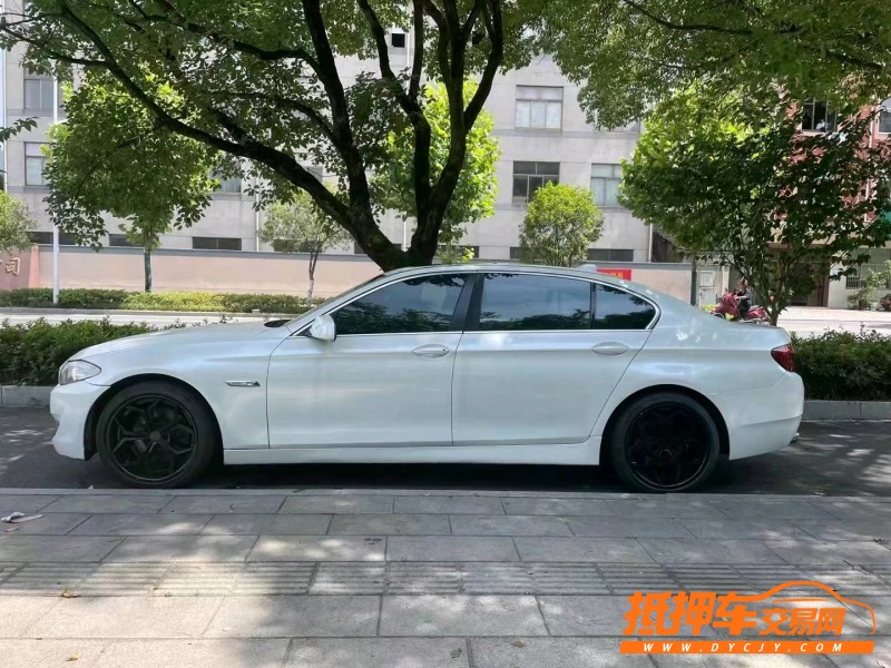 金華12年寶馬5系8