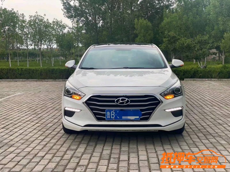 潍坊17年现代名图8