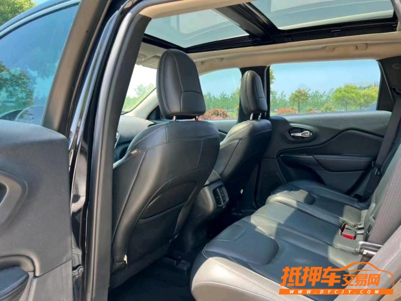 鹽城17年Jeep自由光3