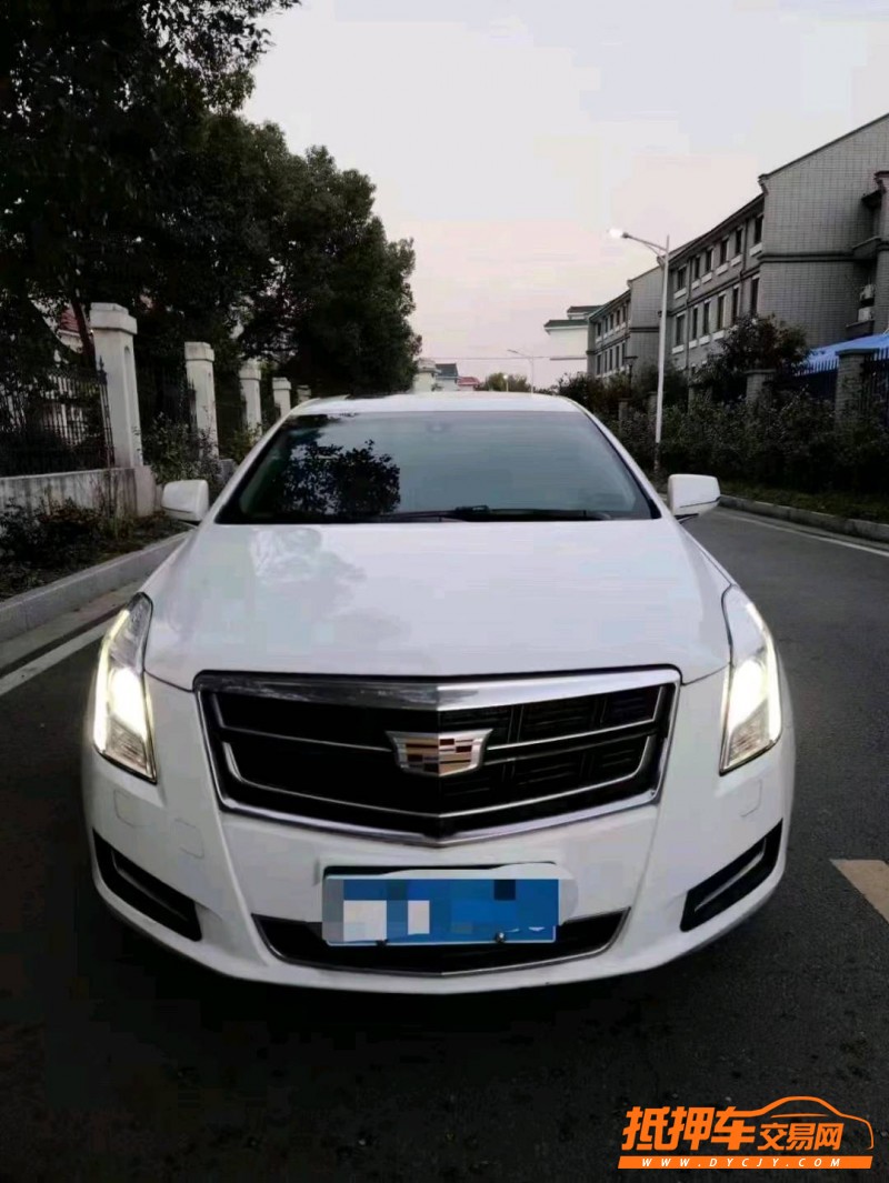 紹興17年凱迪拉克XTS1