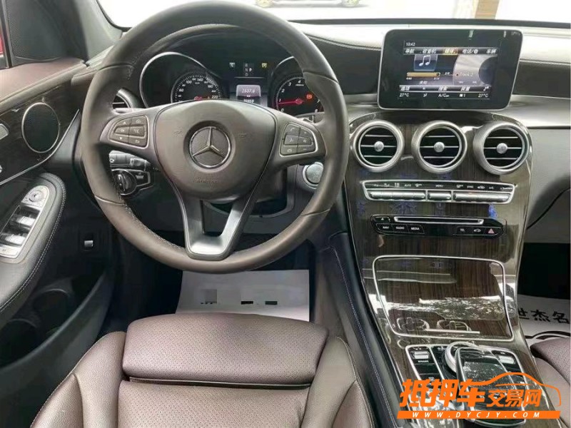 吉安19年奔馳GLC4
