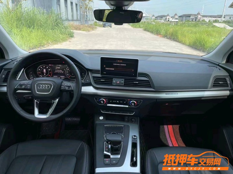 北京21年奥迪Q58