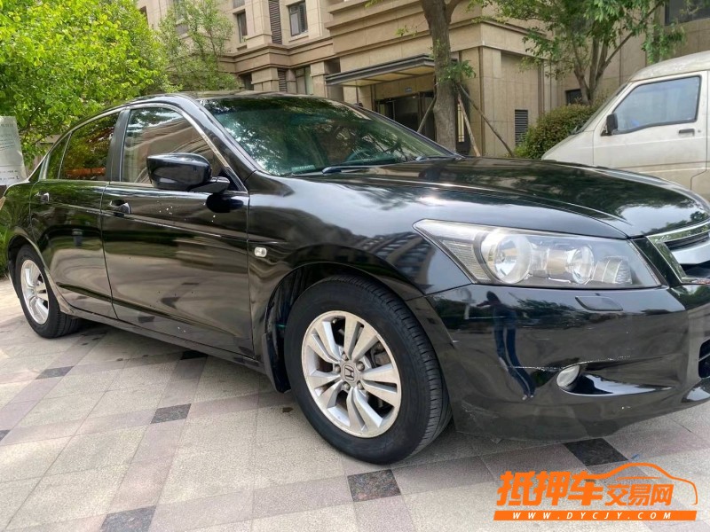 青岛10年本田雅阁3