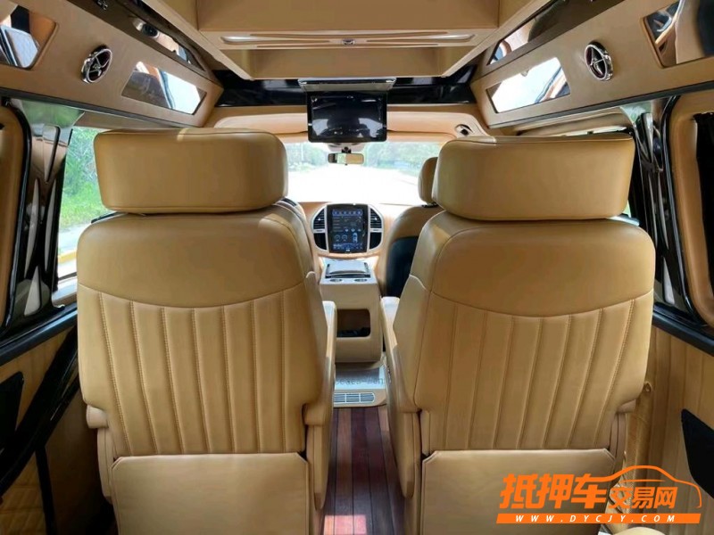 盐城19年奔驰威霆7