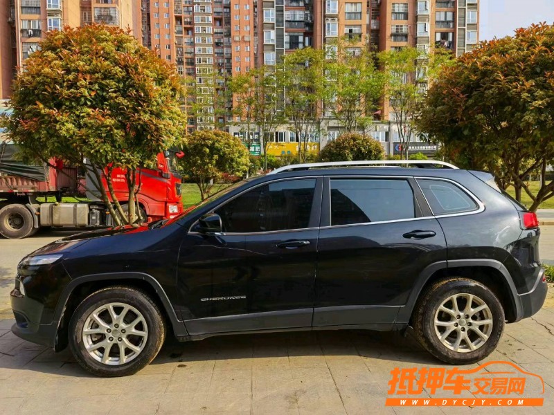 鄂州18年Jeep自由光3