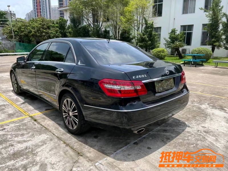 防城港13年奔馳E8