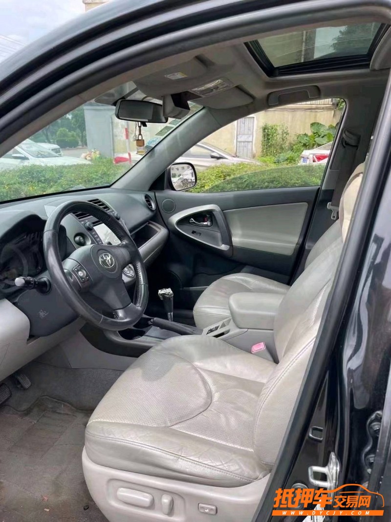 欽州10年豐田RAV47