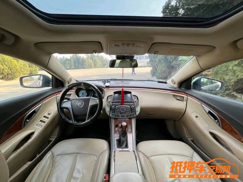 烟台11年别克君越7