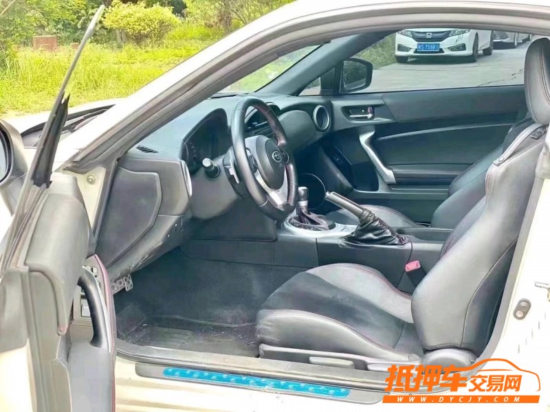 汕頭17年斯巴魯BRZ6