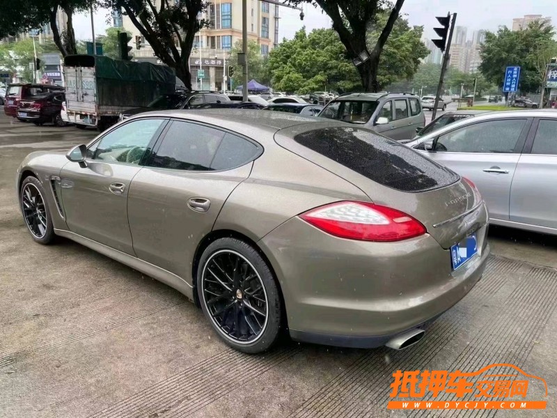 江門11年保時捷帕拉梅拉4