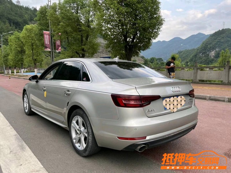 重慶18年奧迪A4L1