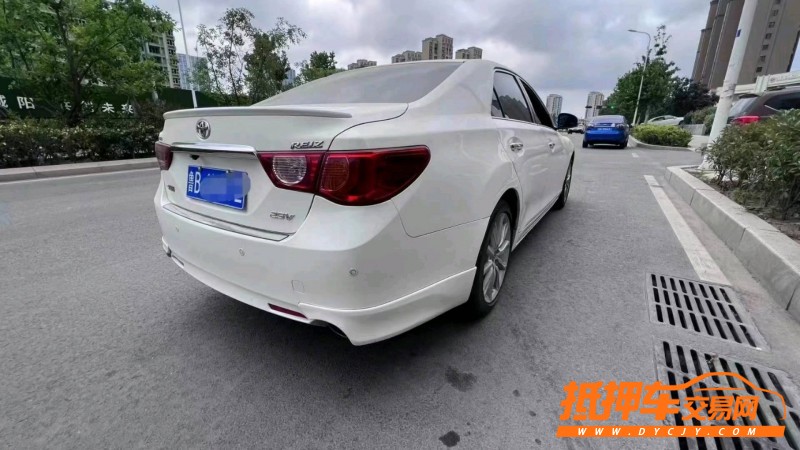 潍坊16年丰田锐志7