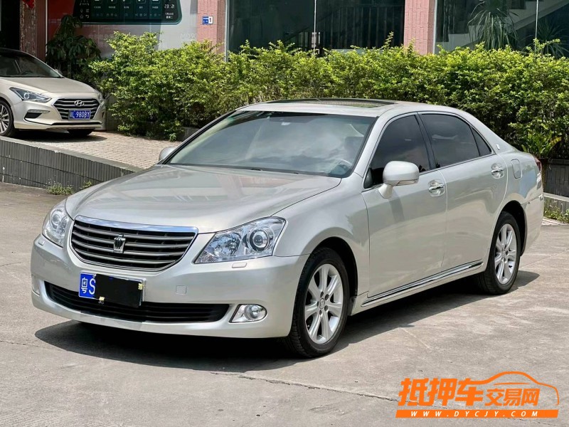东莞10年丰田皇冠5