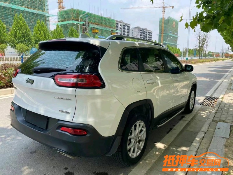 銅陵17年Jeep自由光9