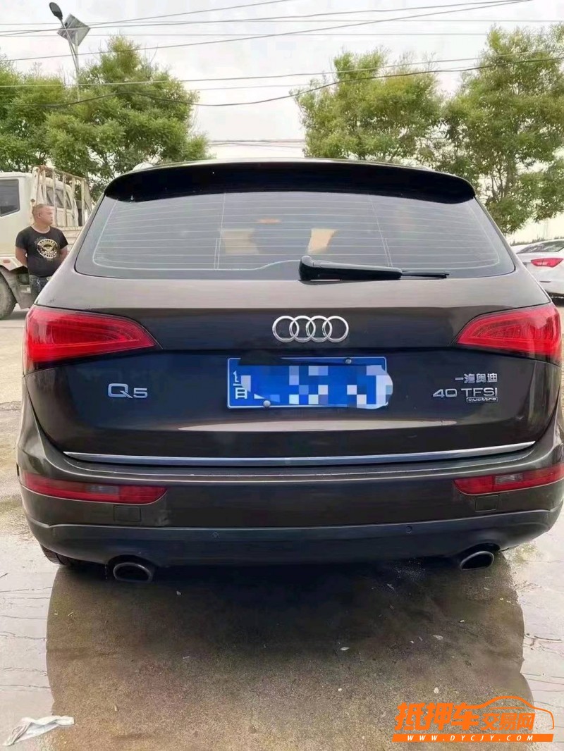濟寧16年奧迪Q58