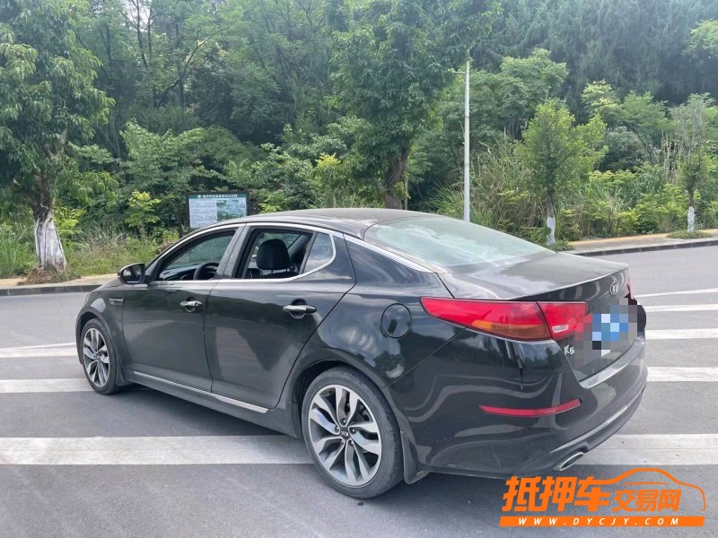 重慶14年東風轎跑車5