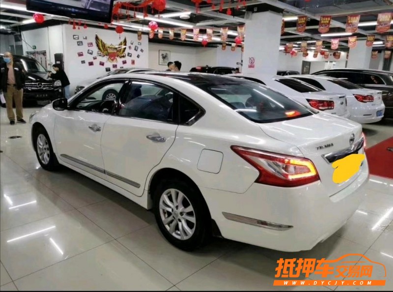 防城港17年日產天籟3