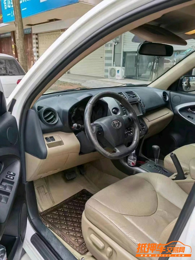 防城港13年豐田RAV4榮放3