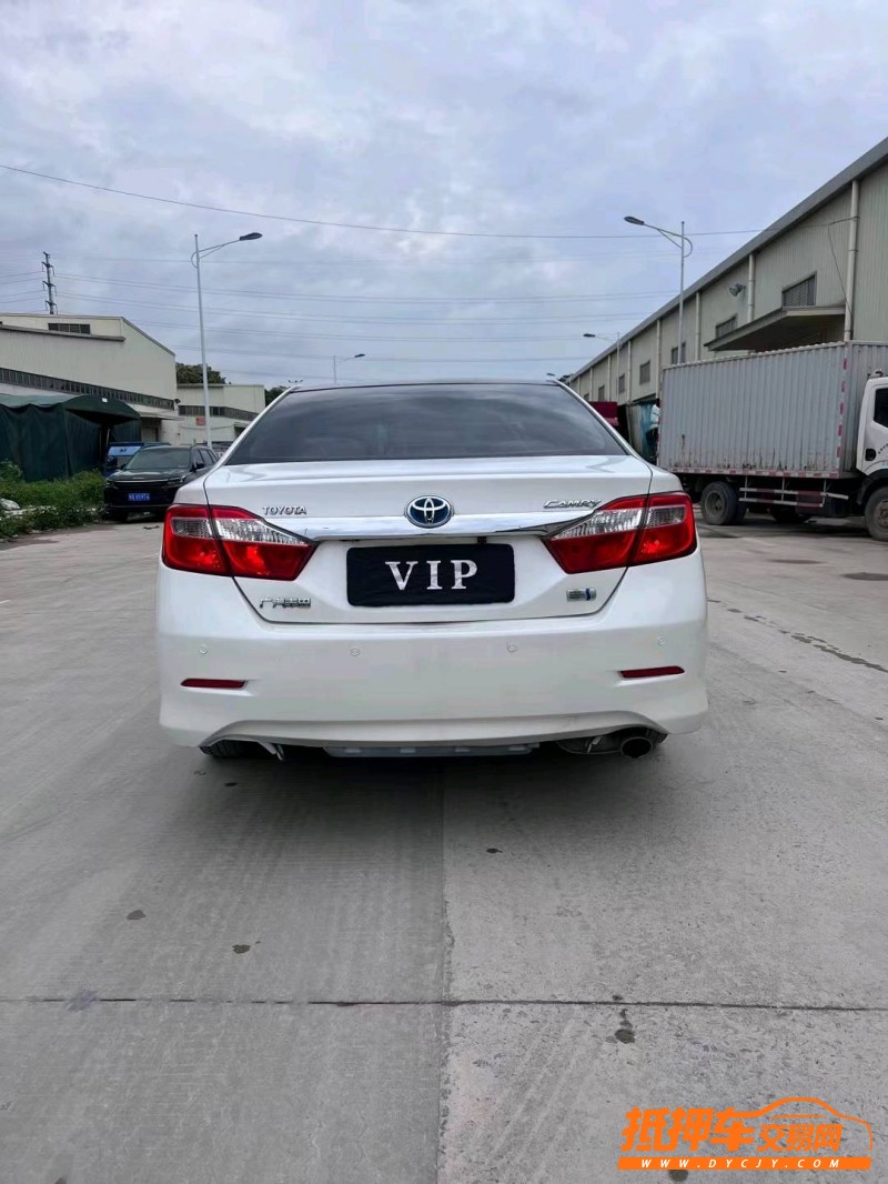 东莞12年丰田凯美瑞9