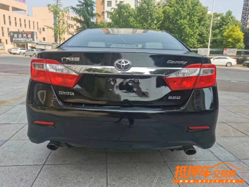 北京12年丰田凯美瑞8