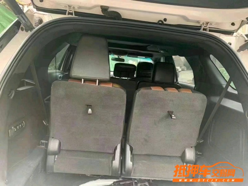重慶15年福特探險者2