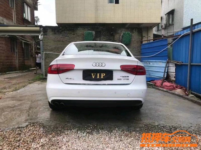 銅陵16年奧迪A4L8